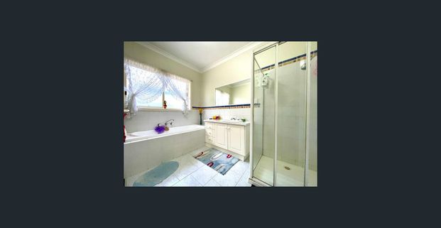 Tranquil Elegance in Homestead Run: 3-Bedroom Family Home in Seabrook - Photo 1