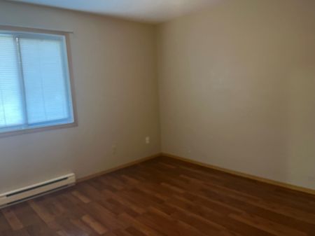Spacious 2-Bedroom, 2-Bathroom Condo - Photo 3
