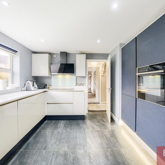 4 bedroom detached house to rent - Photo 1