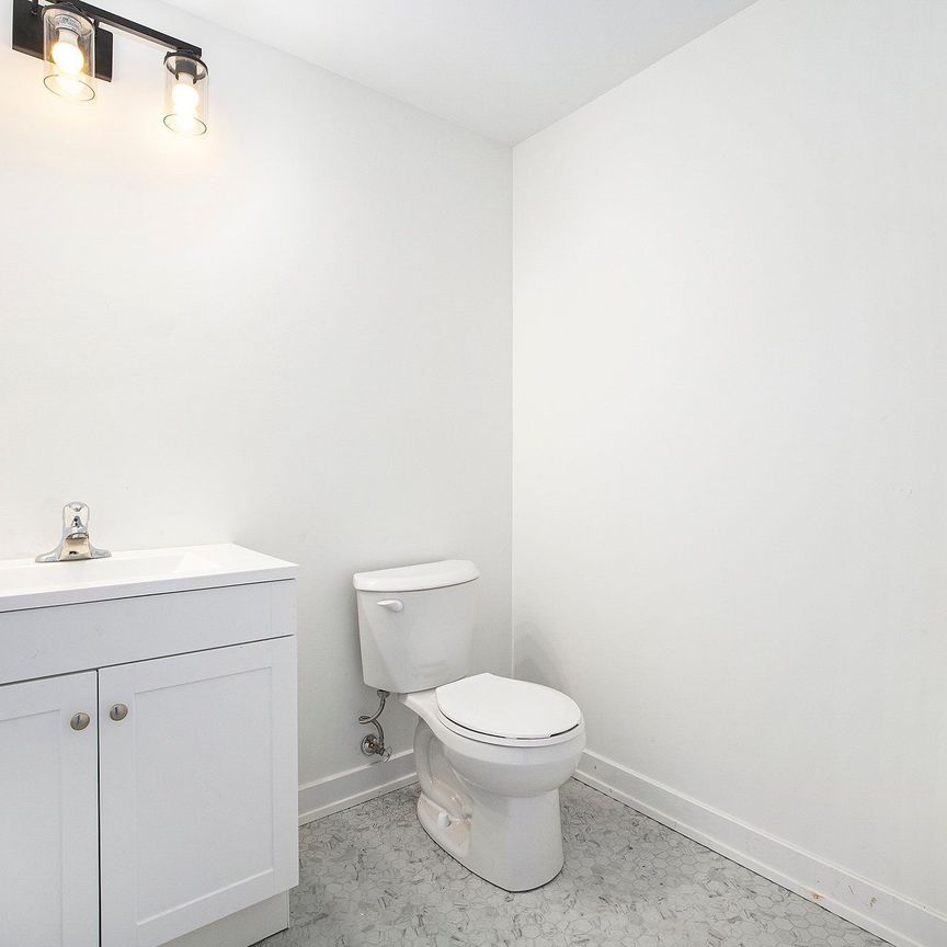 For Lease - 131 Gore Street Unit# 201, Perth, Ontario - Photo 1