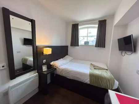 Classic Ensuite Plus Room - Photo 4