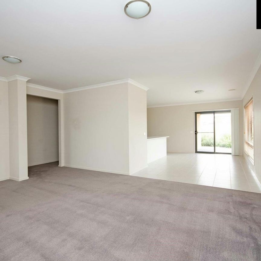 4 Bedroom Family Home in White Box Rise - Photo 1