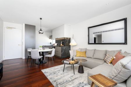 17th Floor QT Luxury with Uninterrupted City Views - Photo 2