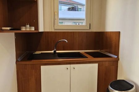 Studio Carré D'or avec balcon . - Photo 4