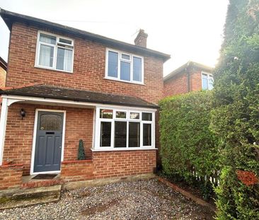 Whitemore Road, Guildford - 3 bedrooms Property for lettings - Seym... - Photo 6