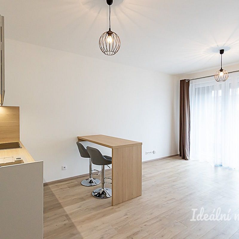 Pronájem bytu 1+kk 32 m² - Fotografie 1