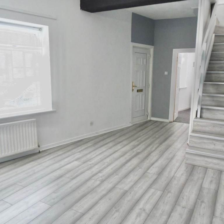 3 bedroom end of terrace house to rent - Photo 1