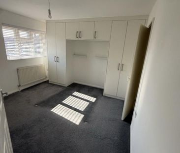 4 bedroom terraced house to rent - Photo 2