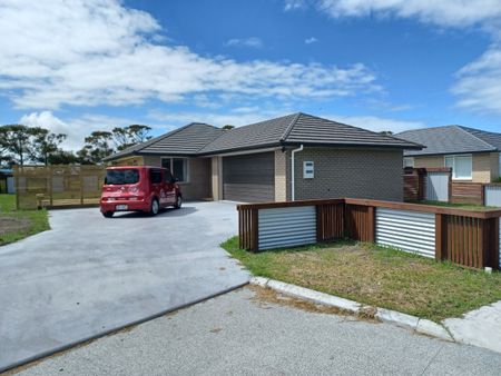 Newly Built Family Home - Photo 5