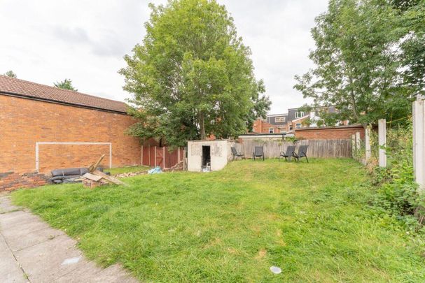 9 bedroom terraced house to rent - Photo 1