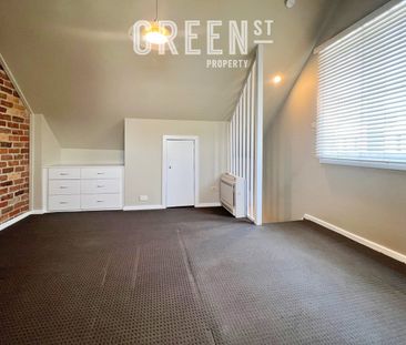 Two Bedroom Duplex with Private Courtyard - Photo 2