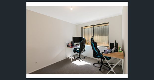 Large Family Home! - Photo 1