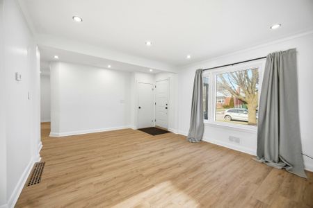 For Lease - 65 Cuffley Crescent, Toronto, Ontario - Photo 4