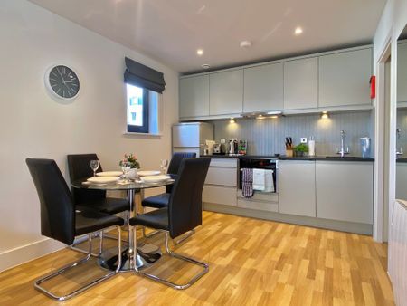 A fully furnished, one-bedroom apartment with a private balcony and allocated parking. Situated in central Cambridge and within walking distance to Cambridge train station. - Photo 3