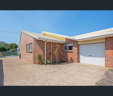 1/14 Scoter Avenue, Paradise Point, Qld 4216 - Photo 4