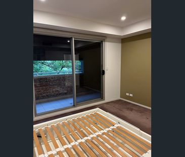 central Adelaide split level apartment - Photo 2