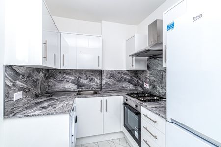 2 Bed Flat, Mount Pleasant Road, N17 - Photo 2