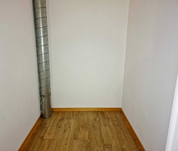 Industrie 34 3 pièces sous toit UN LOYER NET OFFERT - Photo 5