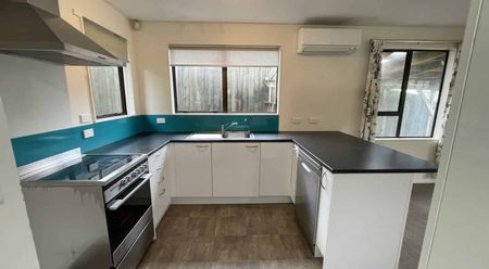 Comfortable Family Home - Photo 2