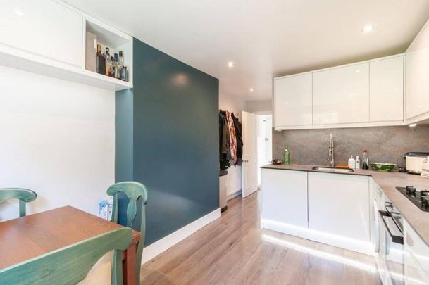 2 bedroom flat to rent - Photo 1