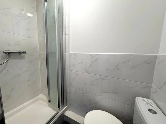 Room 13 Humphrey Street, Ince, , UK - Photo 1