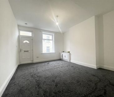 3 bed terraced house to rent in Laithe Street, Burnley, BB11 - Photo 5