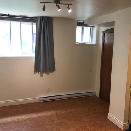 À LOUER. Studio 1 1/2 ROSEMONT - Photo 3