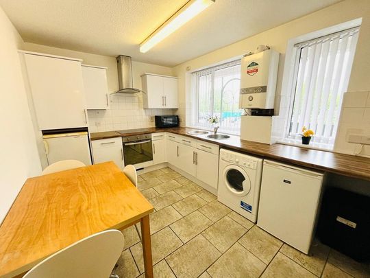 3 bedroom apartment to rent - Photo 1