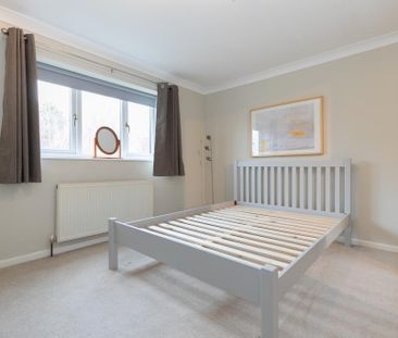 4 bedroom semi-detached house to rent - Photo 4