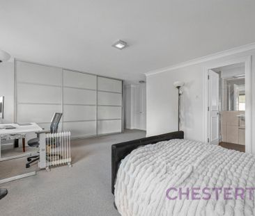 3 bedroom flat to rent - Photo 4