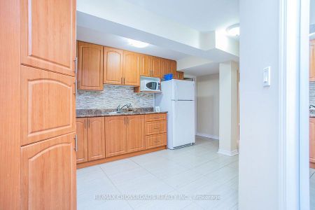 For Lease - 23 River Heights Drive, Brampton, Ontario - Photo 4