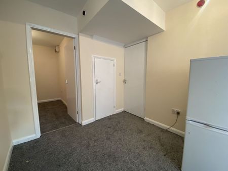 1 Bedroom Flat - Photo 3