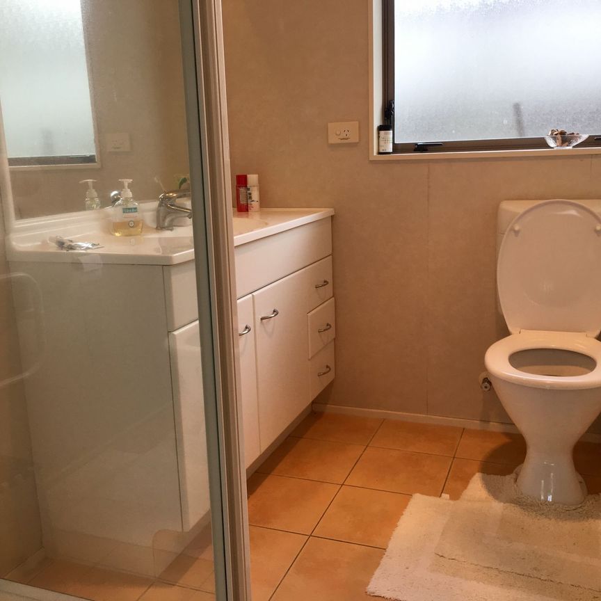 Single Level 3 Bedroom Property - Photo 1