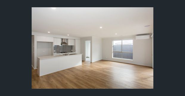 Modern Family Home in Sought-After Alfredton - Photo 1