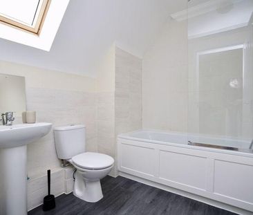 2 bedroom coach house to rent - Photo 4