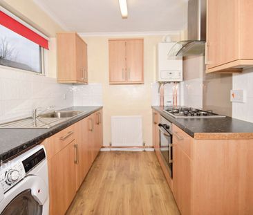 1 bedroom ground flat to rent - Photo 2