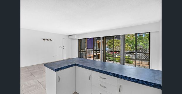 Well Located Beachside Apartment - Photo 1