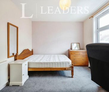 4 bedroom terraced house to rent - Photo 5