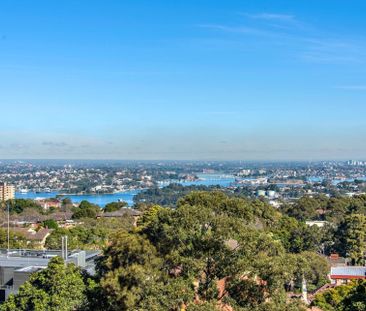 Stunning Sydney Harbour Bridge View - Photo 6