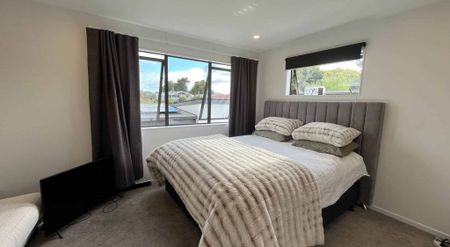 Close to Manukau City, Schools & Shopping! - Photo 3
