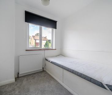 3 bedroom semi-detached house to rent - Photo 5