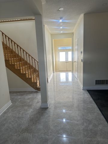 For Lease - 160 Sharavogue Avenue, Oshawa, Ontario - Photo 5