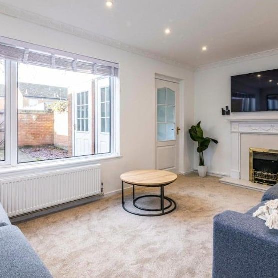 2 Bed Terraced House, Eugene Gardens, NG2 - Photo 1