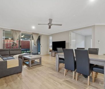 Luxury Family Living with heart! - Photo 1