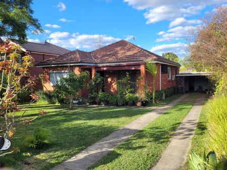 Family Home - Photo 2