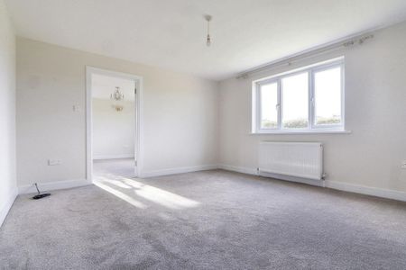 5 bedroom detached house to rent - Photo 3