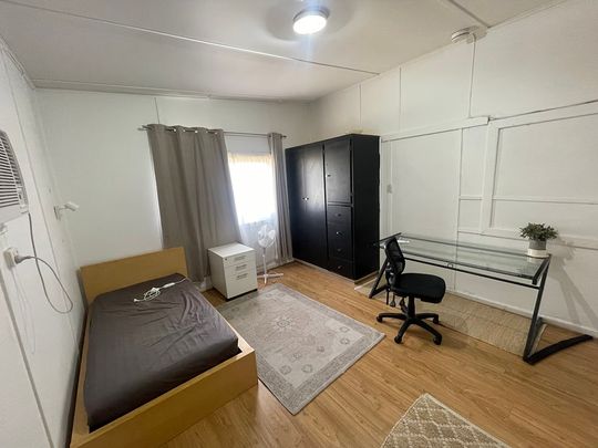 7-bedroom shared house, Charles Street - Photo 1