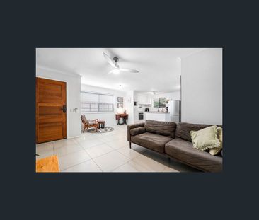 5 Lachlan Street, Birkdale, Qld 4159 - Photo 2