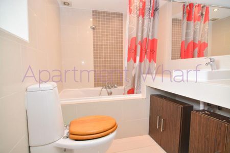 1 bedroom in a flat share to rent - Photo 3