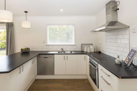 Three bed family home, St Albans - Photo 5